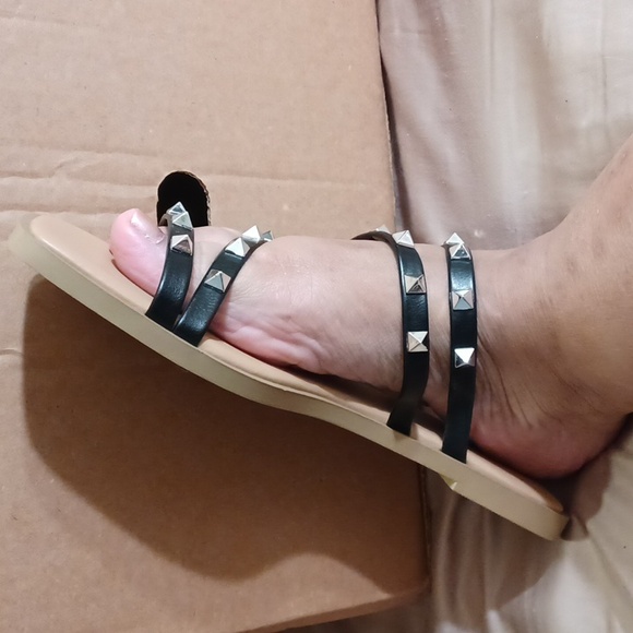 Sandals - Picture 3 of 5